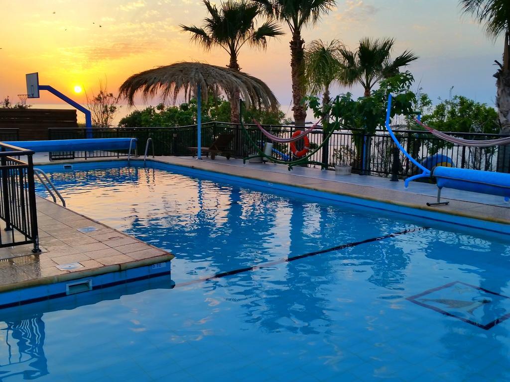 פומוס Astrofegia Beachfront Villa מראה חיצוני תמונה