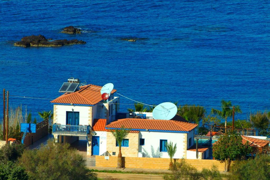 פומוס Astrofegia Beachfront Villa חדר תמונה