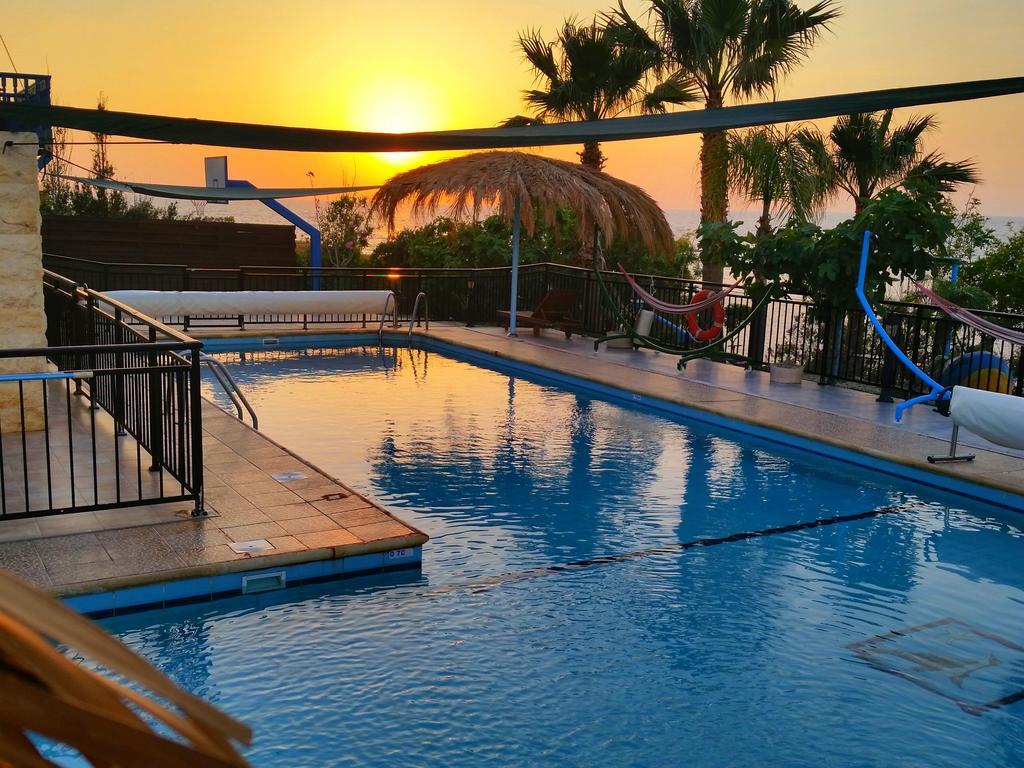 פומוס Astrofegia Beachfront Villa חדר תמונה