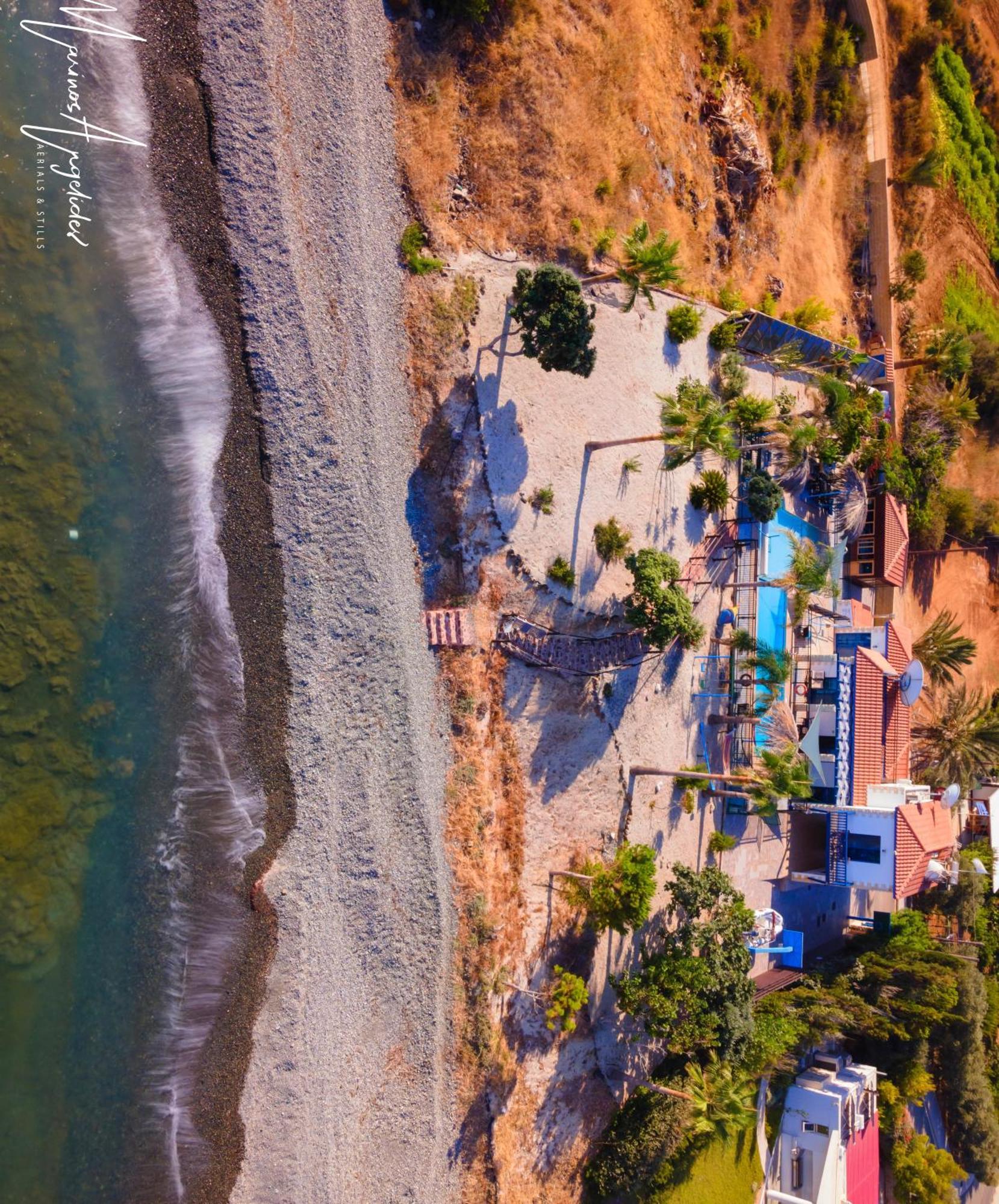 פומוס Astrofegia Beachfront Villa מראה חיצוני תמונה