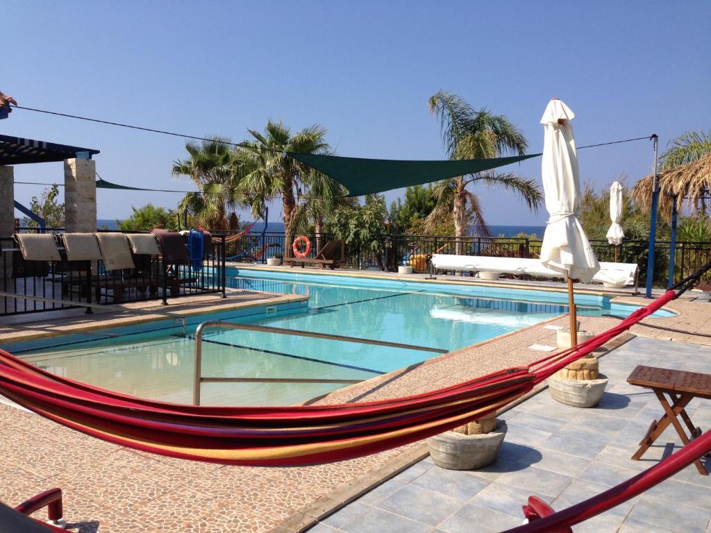 פומוס Astrofegia Beachfront Villa מראה חיצוני תמונה