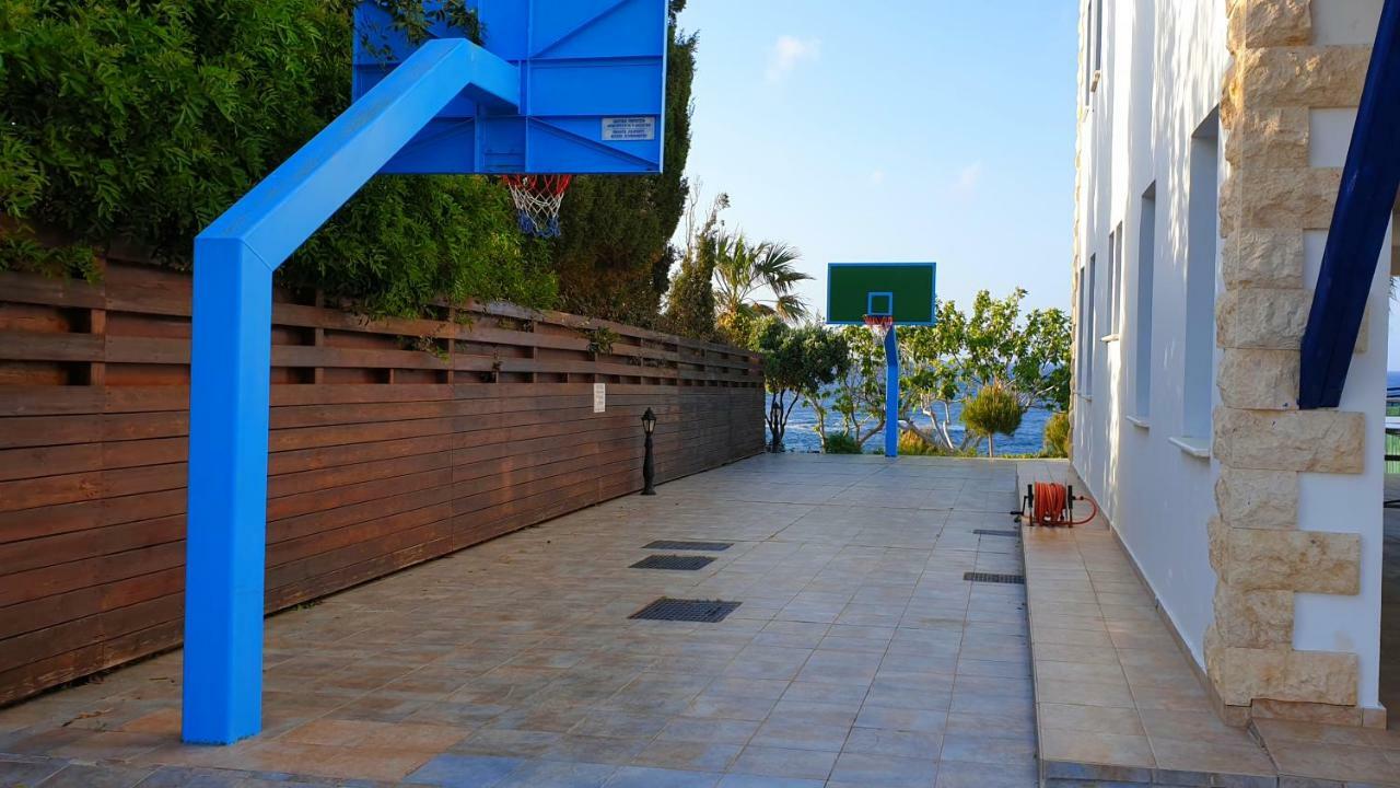 פומוס Astrofegia Beachfront Villa מראה חיצוני תמונה
