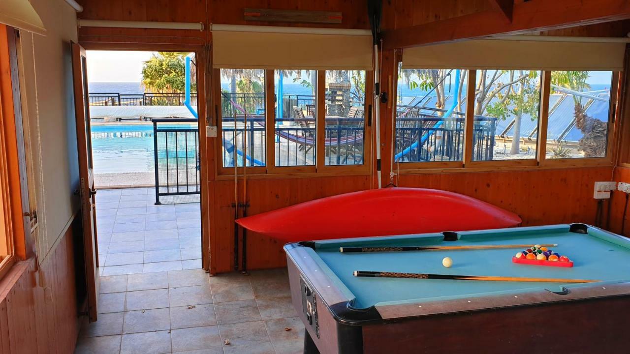 פומוס Astrofegia Beachfront Villa מראה חיצוני תמונה
